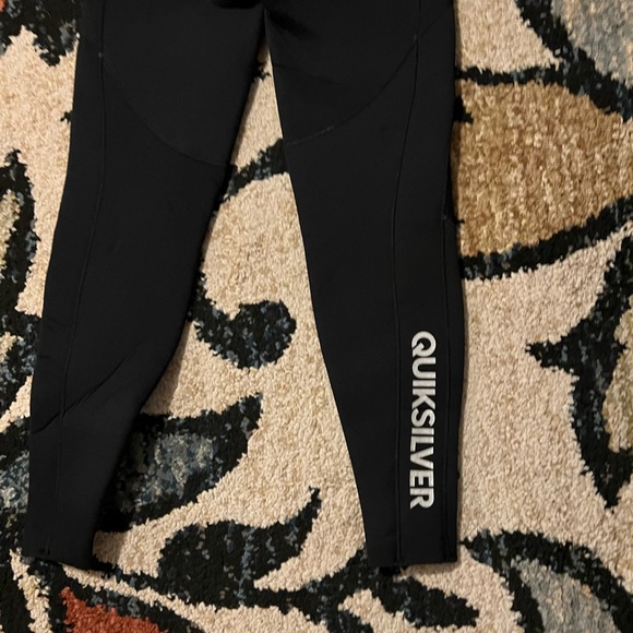 3mm M quicksilver wetsuit - Picture 2 of 9